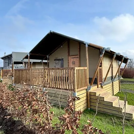 Safaritent Wood Met Tuinzicht *