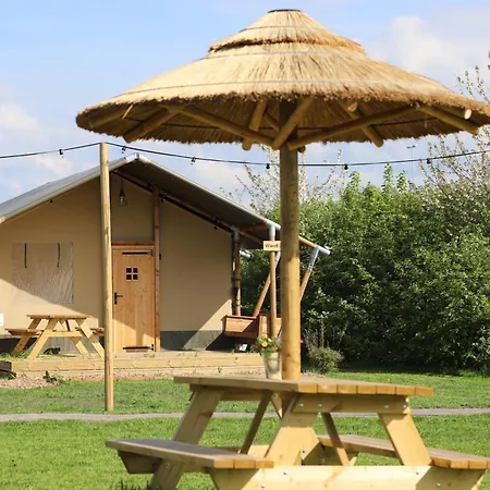 Safaritent Wood Met Tuinzicht Luxury tent *