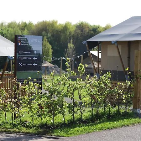 Safaritent Wood Met Tuinzicht * Nieuwe Wetering