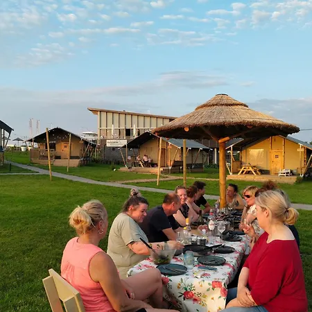 Safaritent Wood Met Tuinzicht Luxe tent *